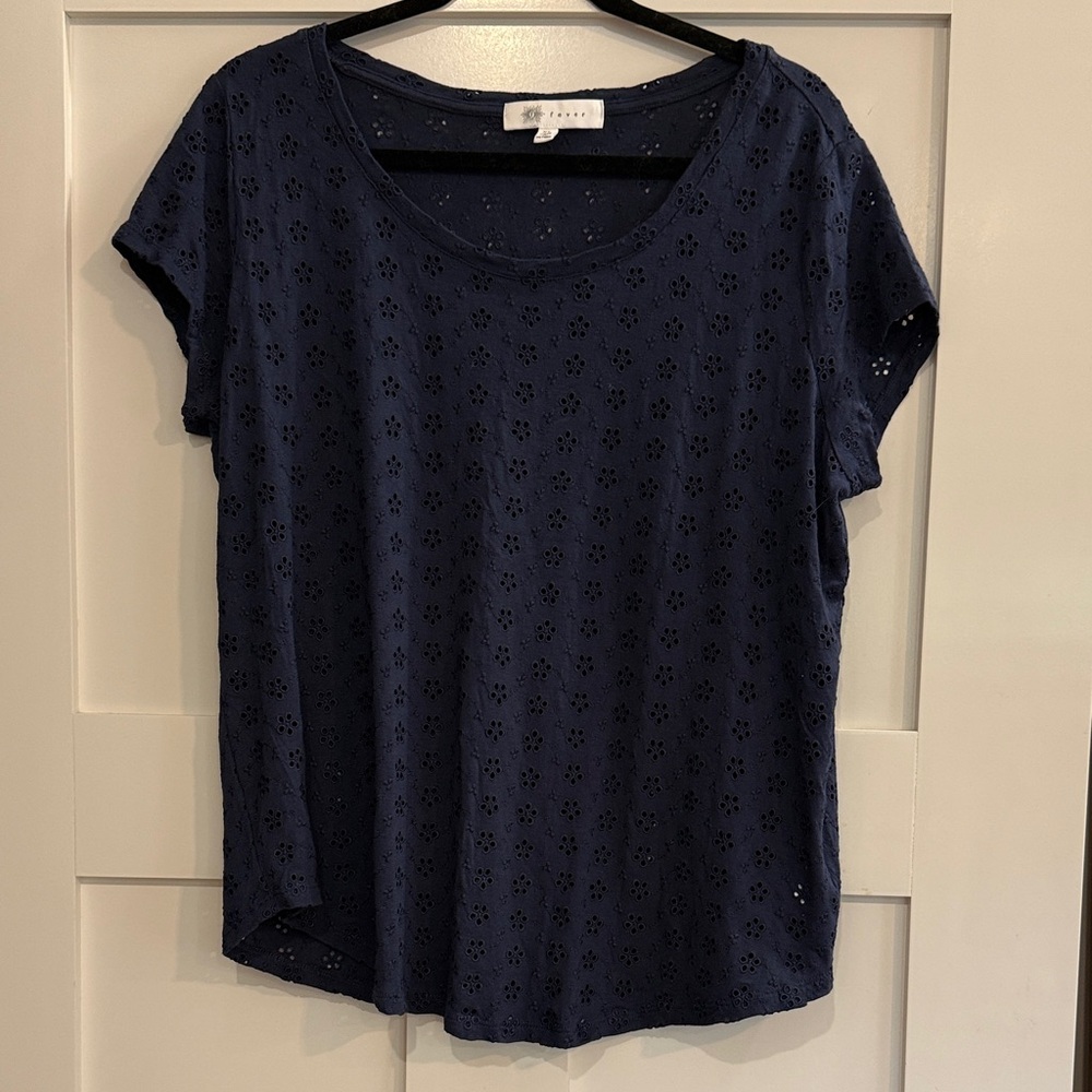 Fever Eyelet Scoop Neck Tee - Navy.  Women’s size XL